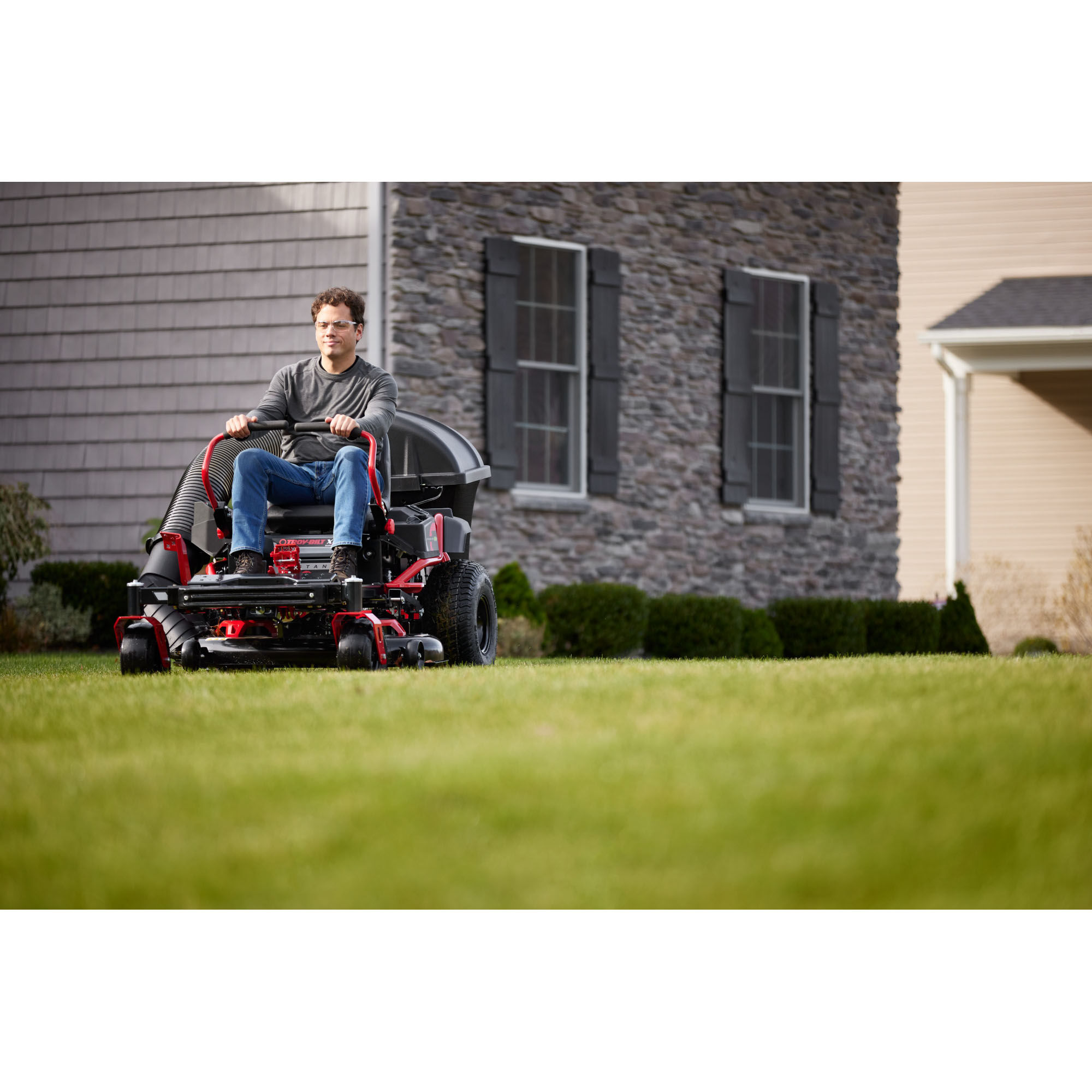 Mustang Z42E XP 56V MAX 42 Battery Powered Brushless Zero Turn Mower